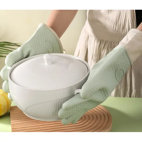 Silicone insulated gloves, thickened baking kitchen tools, microwave 