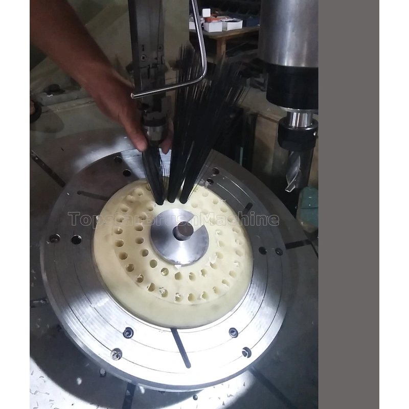 специализированная высокопроизводительная 4-осевая 2-х головная дисковая щеточная машина для сверления и наполнения  