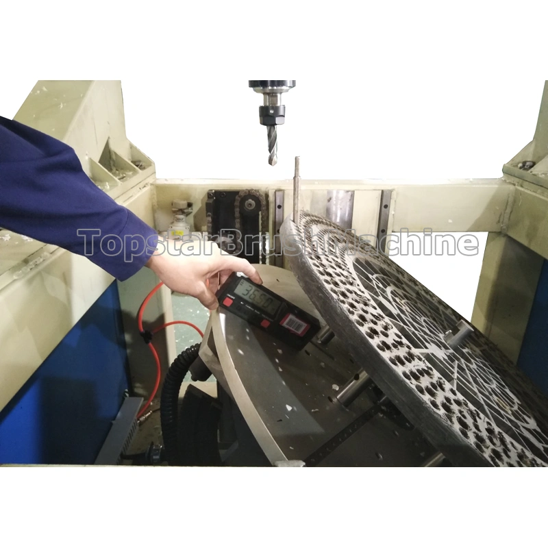 специализированная высокопроизводительная 4-осевая 2-х головная дисковая щеточная машина для сверления и наполнения  