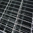 Galvanized steel gratings for working platforms