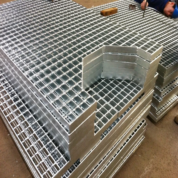 Galvanized steel gratings