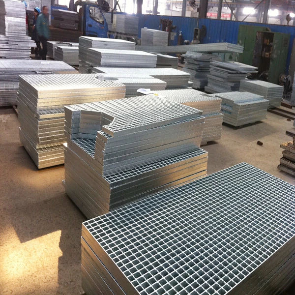 Galvanized steel gratings