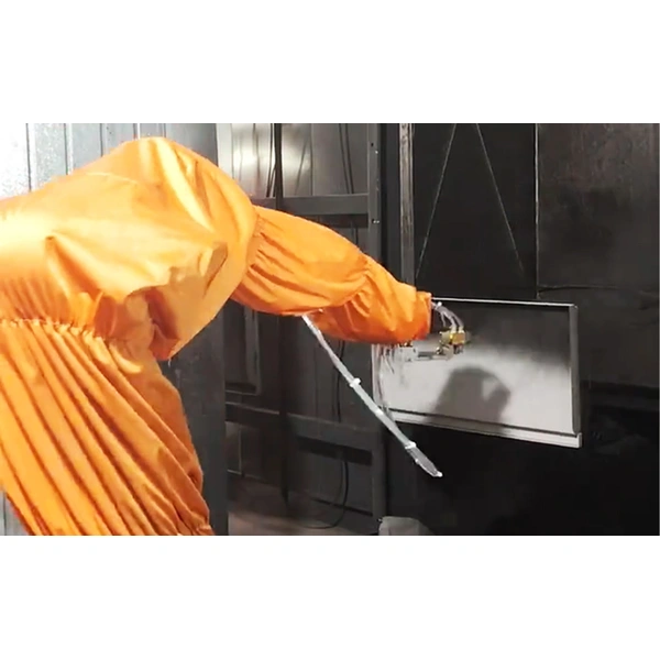 Een revolutie in de denimproductie: een spuitwerkstation zonder programmeerkennis luidt een nieuw tijdperk van intelligente productie in.