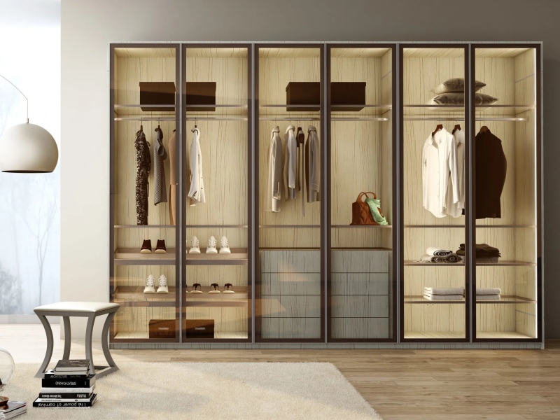 Sliding Doors or Hinged Door Wardrobes? 