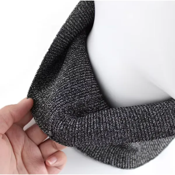 Im Angebot sind schnittfeste Halstücher, schnittfeste Schals im beliebten Stil  