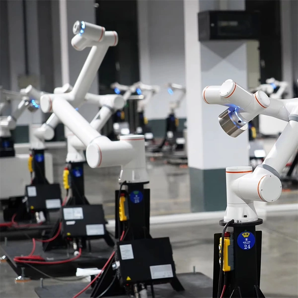 6-Axis Collaborative Robot Cobot Lightweight 5kg Payload Easy Programming CE for Small Factory Automation