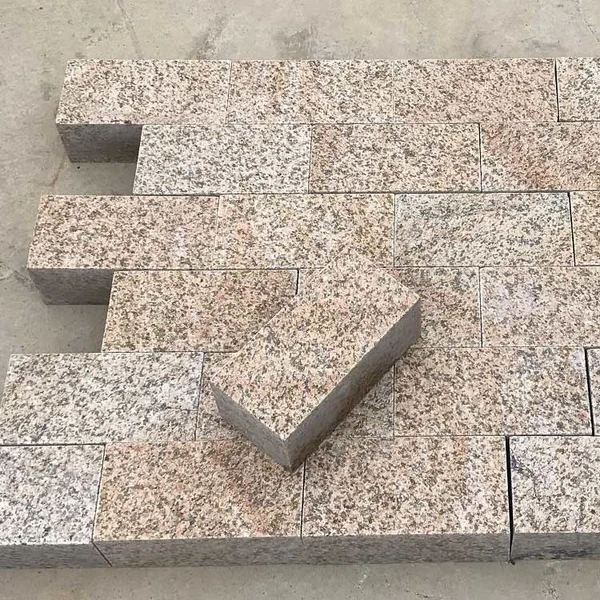G682 yellow rusty granite cobble stone