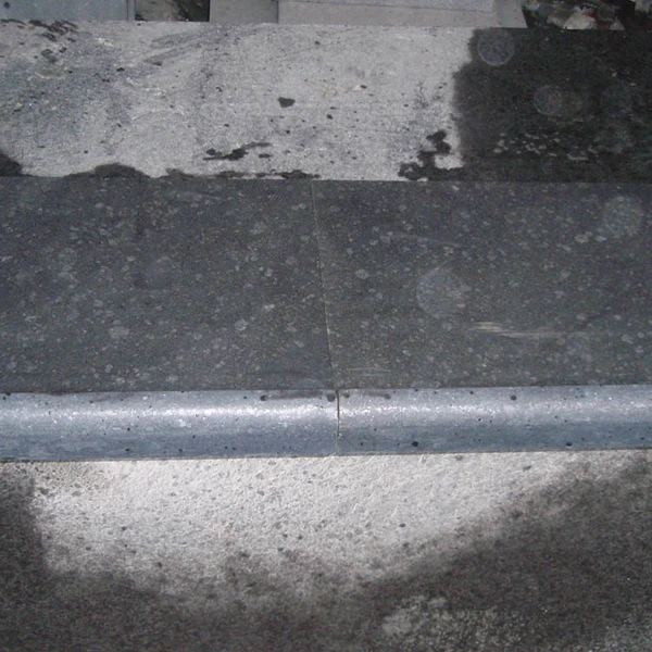 flamed G684 black pearl granite swimming pool coping stone