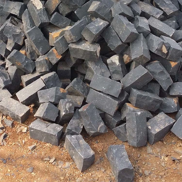 black basalt natural split cobble stone  for outdoor paver