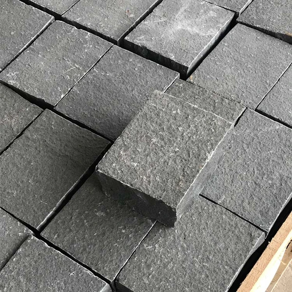black basalt natural split cobble stone  for outdoor paver