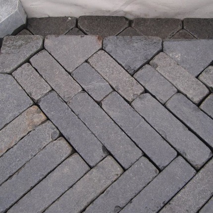 flamed and tumbled black basalt cobble stone