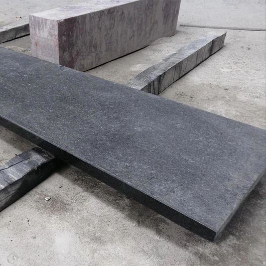 anti-slip finish outdoor black granite steps
