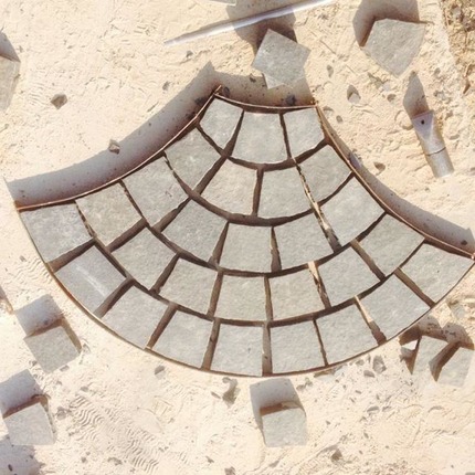 black basalt flamed fan shape mesh paving stone