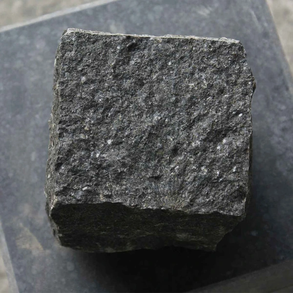 G684 black pearl granite cobble stone