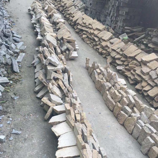 yellow rusty quartzite stone veneer and wall capping