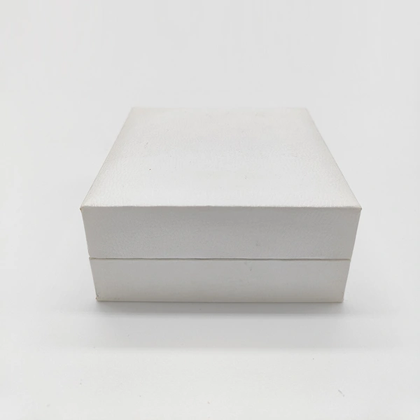 personnaliser une boîte à bijoux embryon en plastique pour bracelet