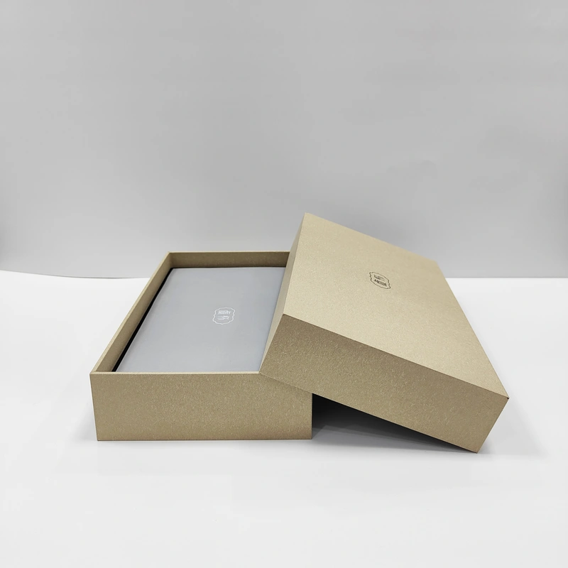 personnalisez un couvercle et une boîte de base, personnalisez une boîte cadeau à faible coût