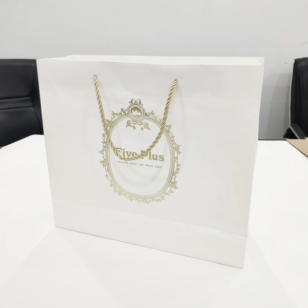 Customize environmental protection paper handbag for clothing