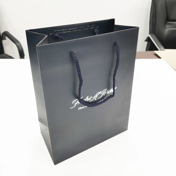 personnaliser le sac à main en papier de protection de l'environnement pour les bijoux