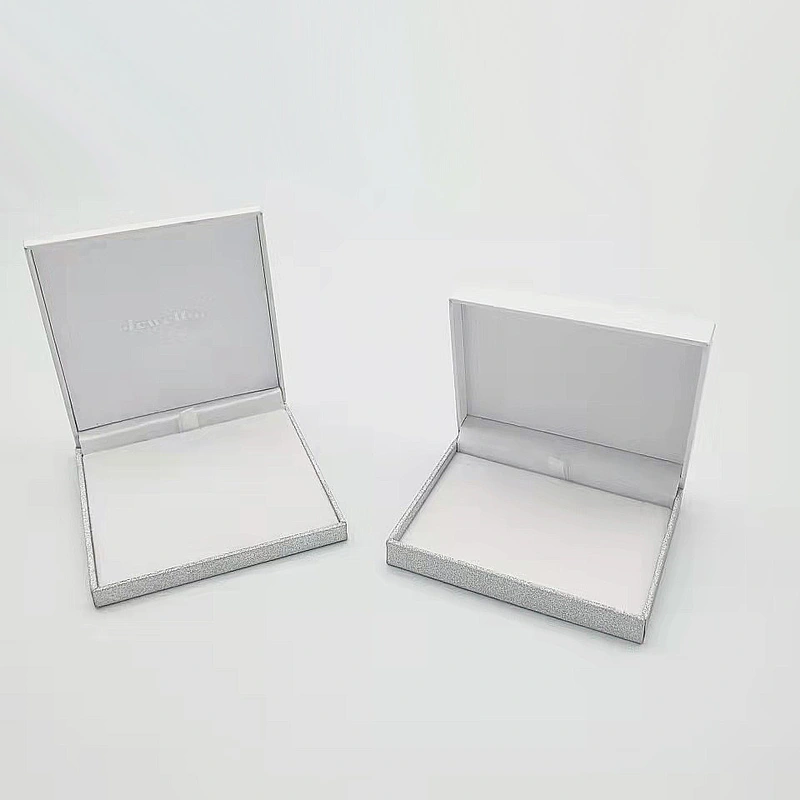 personalizar un joyero de embrión de plástico para pulsera de plata