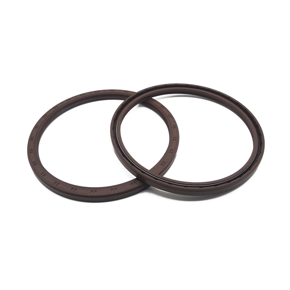 What are the causes of leakage in mechanical seals?