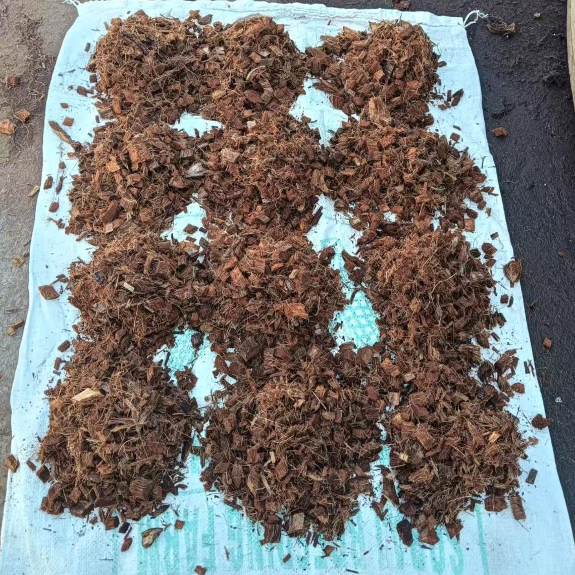 coconut husk chips