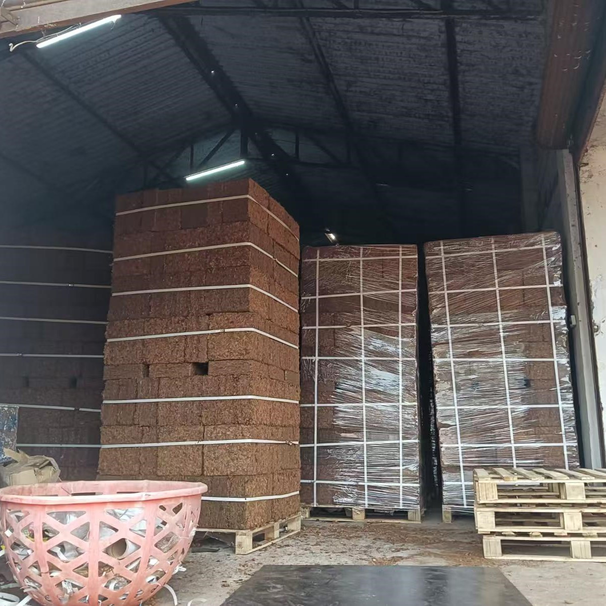 palletization coconut husk chip block