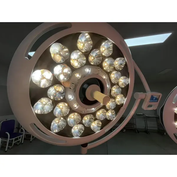 Operating Light Shadowless Surgical Lamp Imported LED Multi-faceted Mirror Reflector Integrated Handle LCD Touch Screen