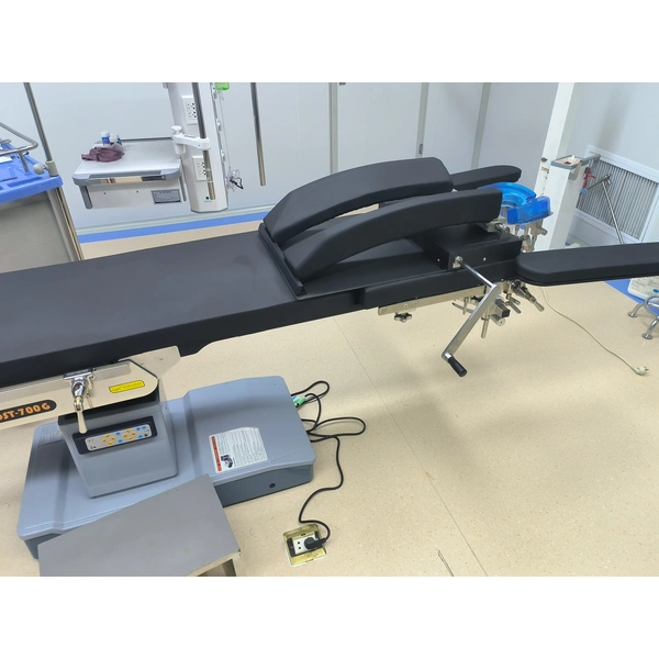 Bow spine surgery bracket