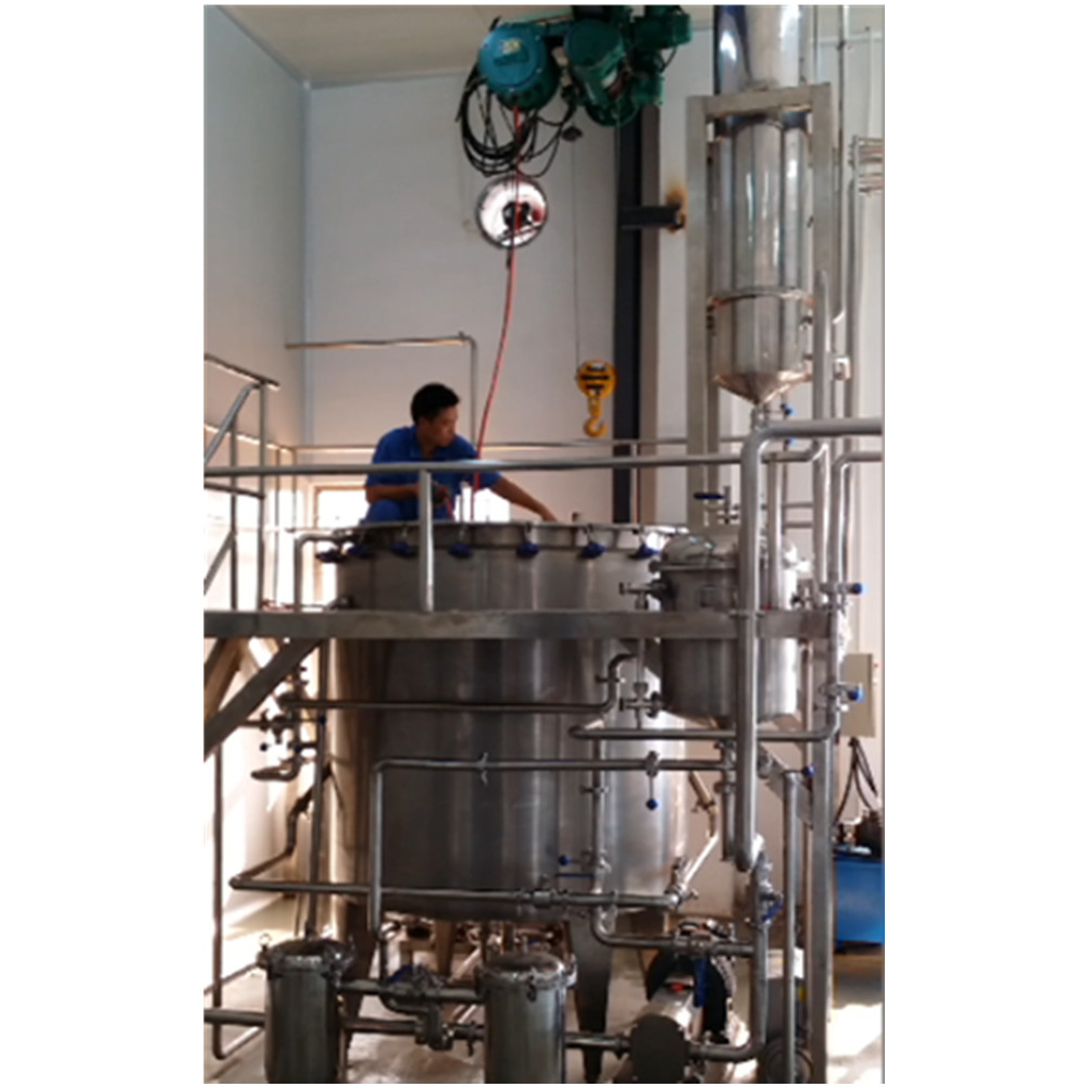 آلة تقطير الزيت العطري 3000 لتر يتم شحنها إلى ميناء إسبانيا وترينيداد وتوباغو