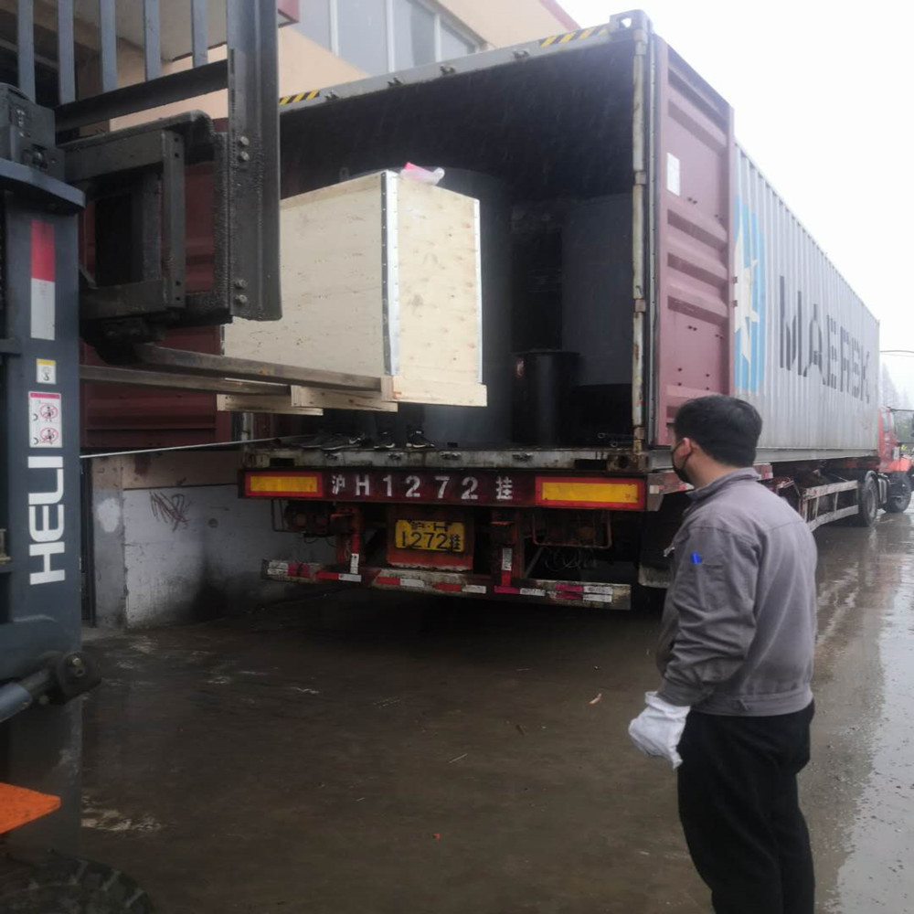 مشروع تسليم المفتاح لتوصيل الأناناس المعلب إلى غانا