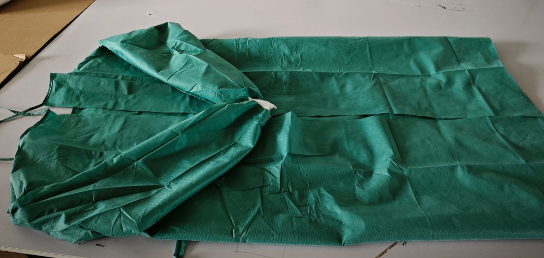 Disposable Isolation Gown in stock with excellent price 