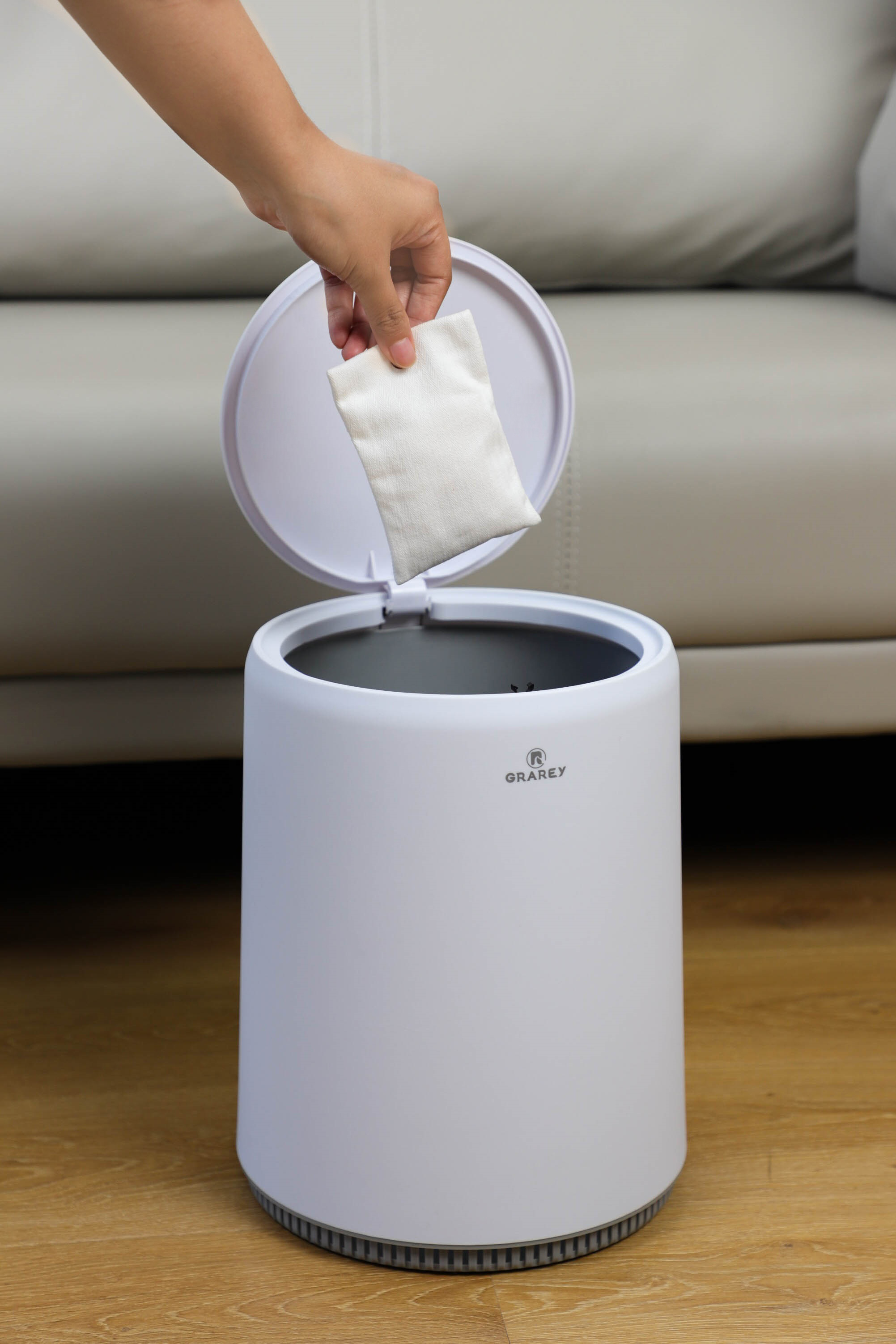 Air-Press Auto-Seal Bin