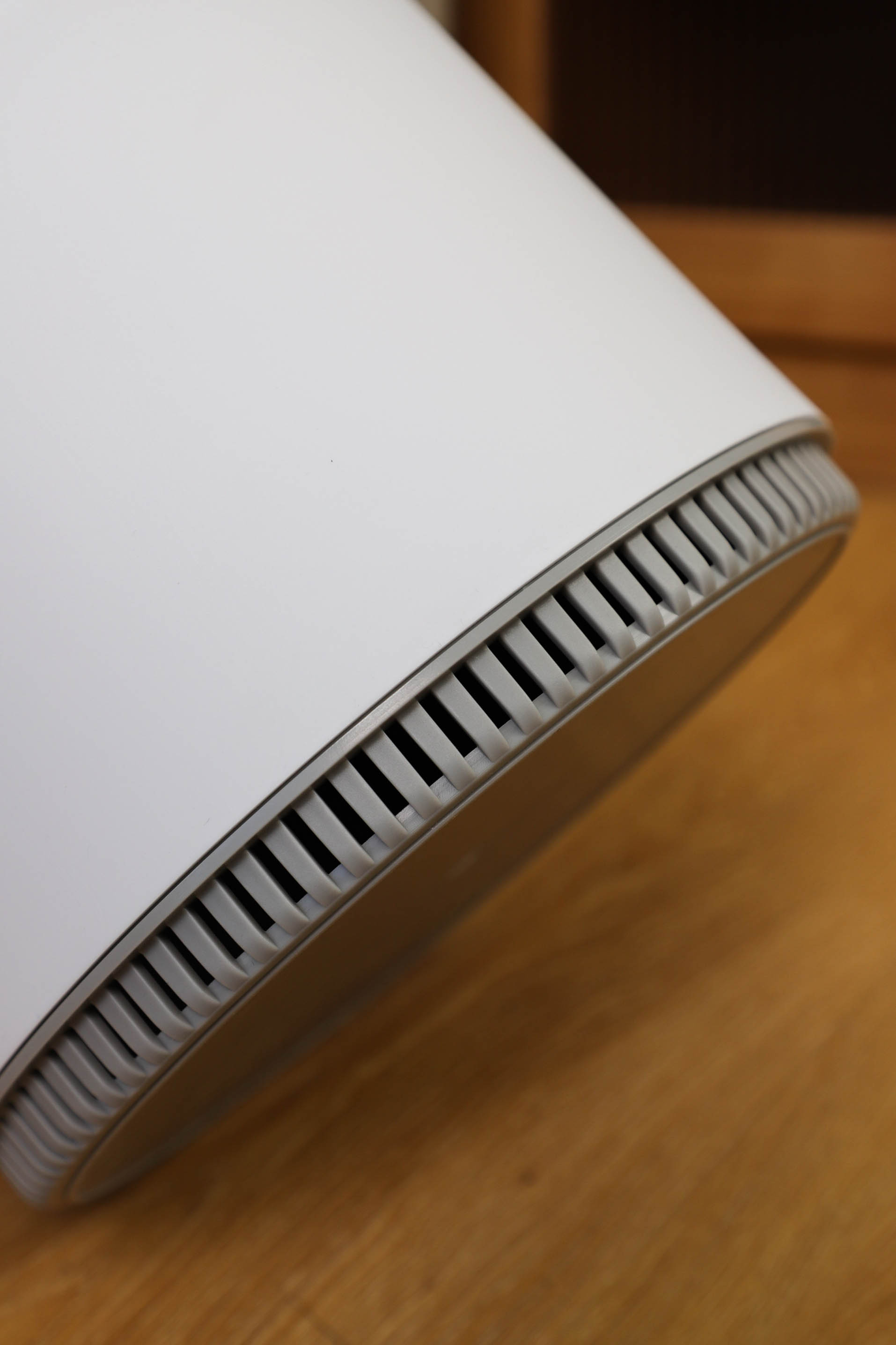 Air-Press Auto-Seal Bin