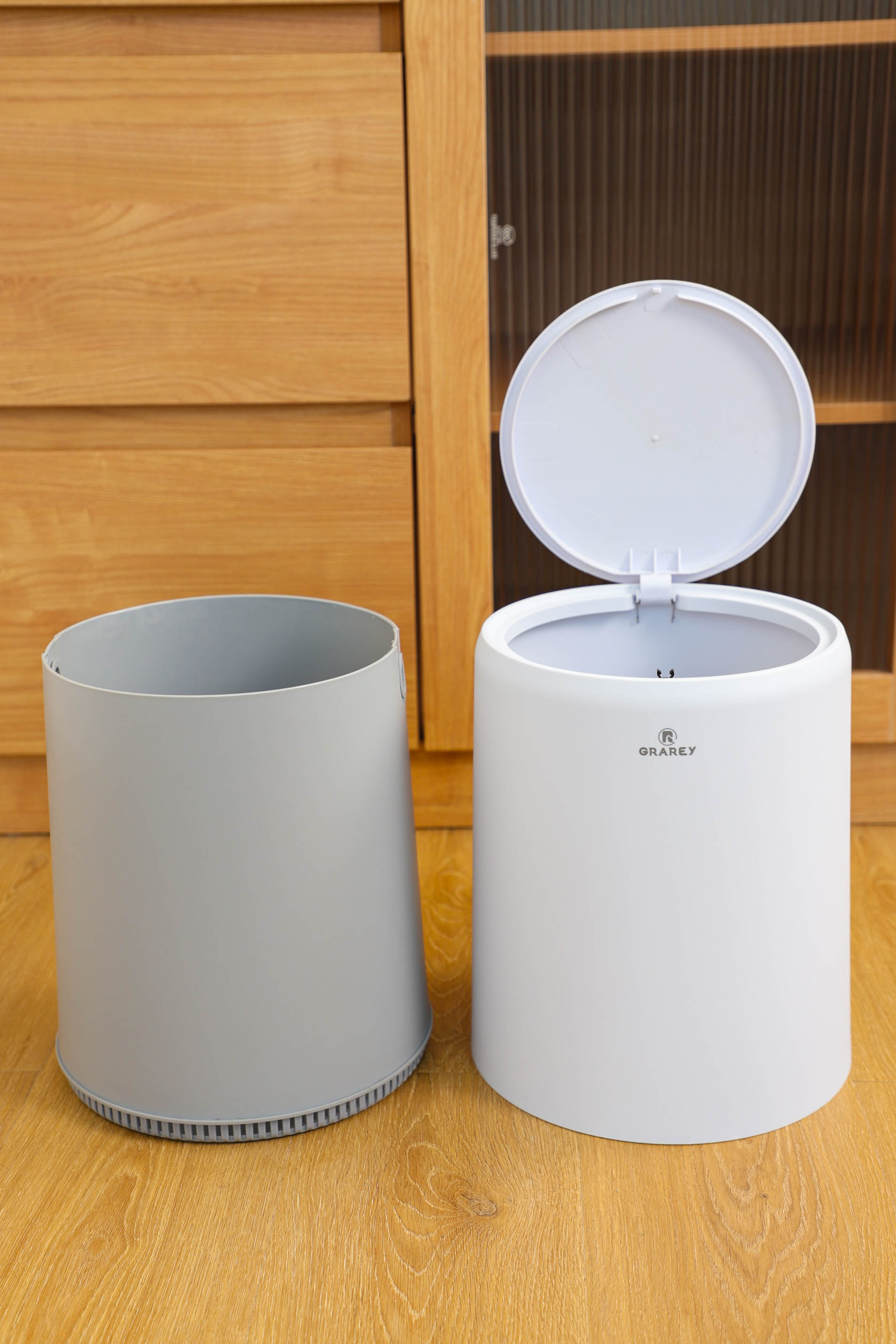 Air-Press Auto-Seal Bin