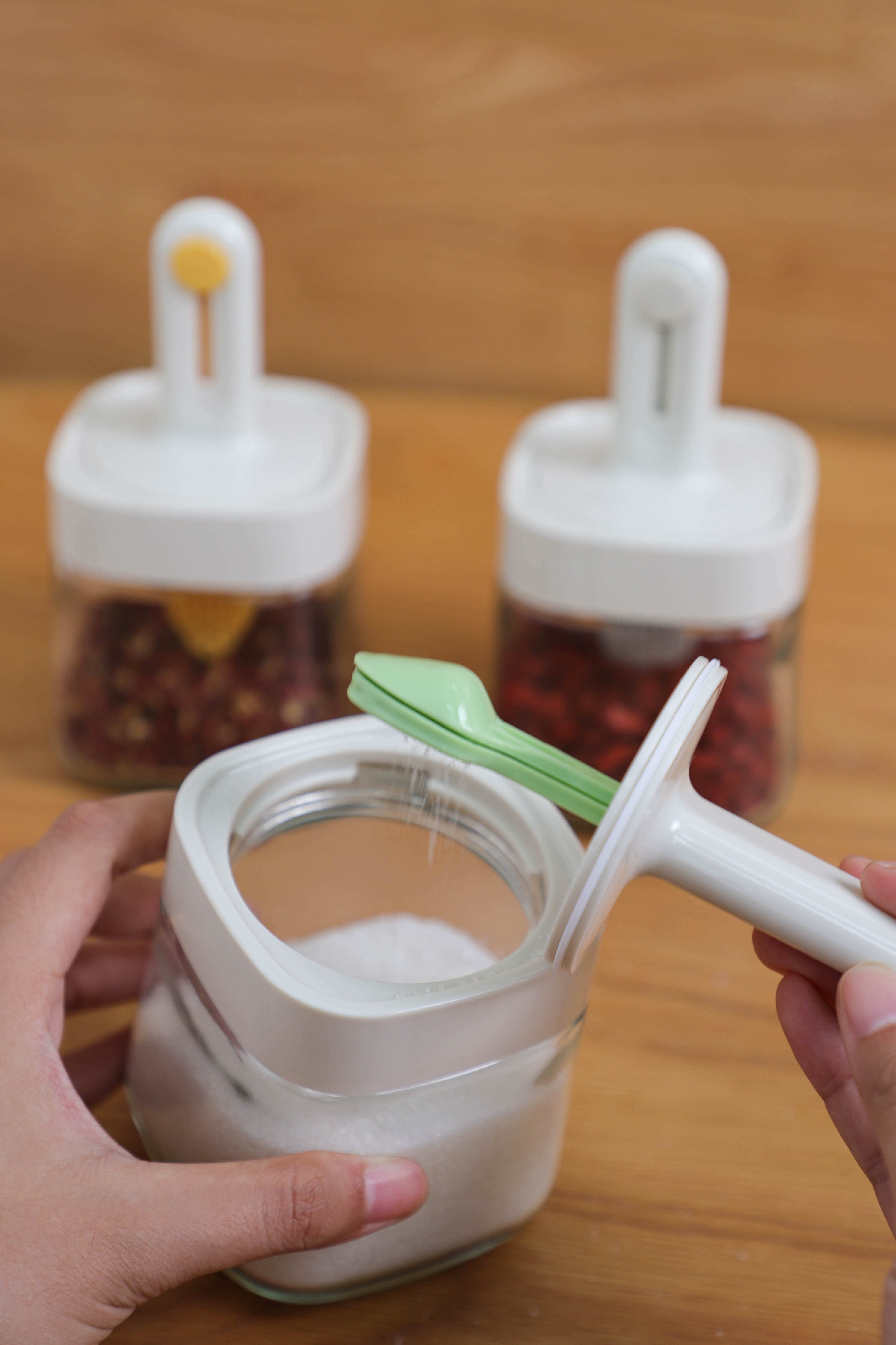 Adjustable Portion-Control Spice Dispenser