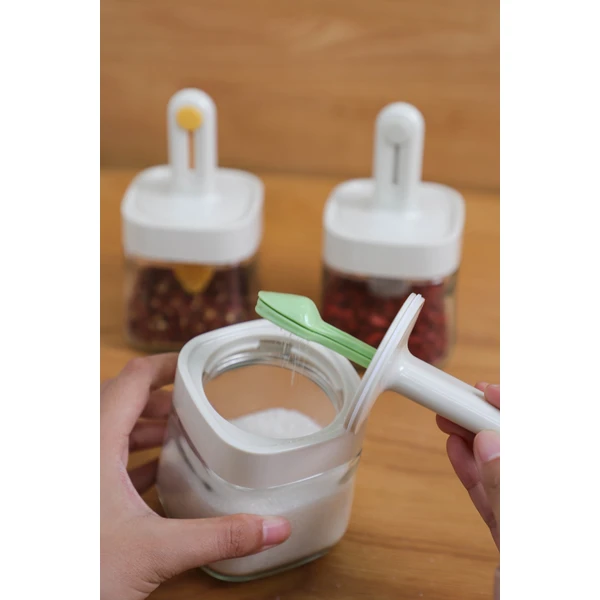 Adjustable Portion-Control Spice Dispenser