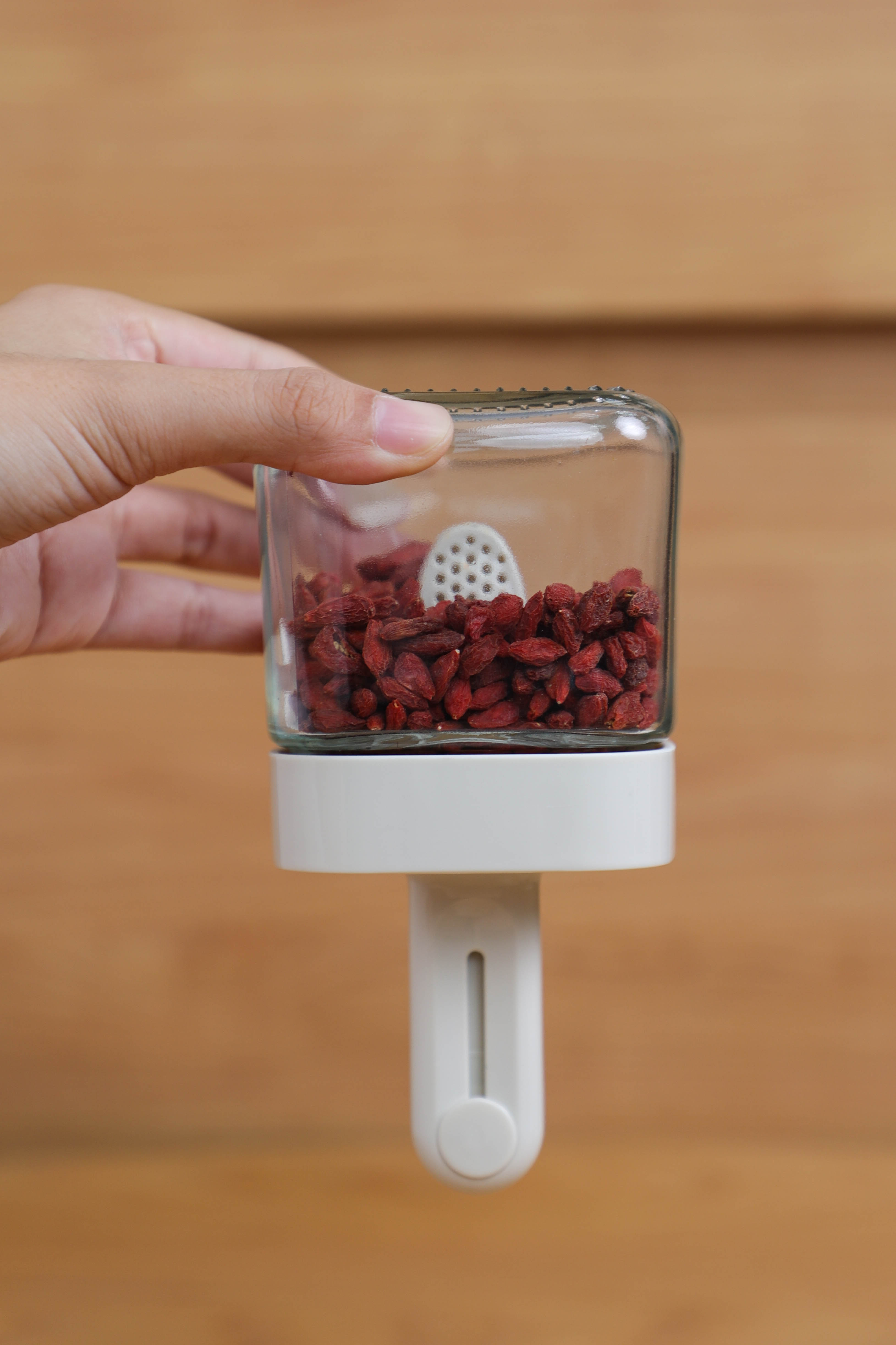 Adjustable Portion-Control Spice Dispenser