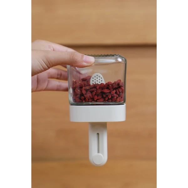 Adjustable Portion-Control Spice Dispenser