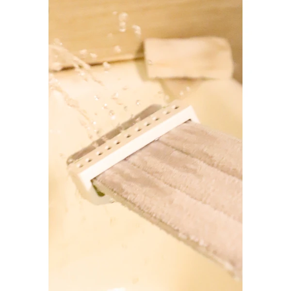 Self-Clean Flat Mop
