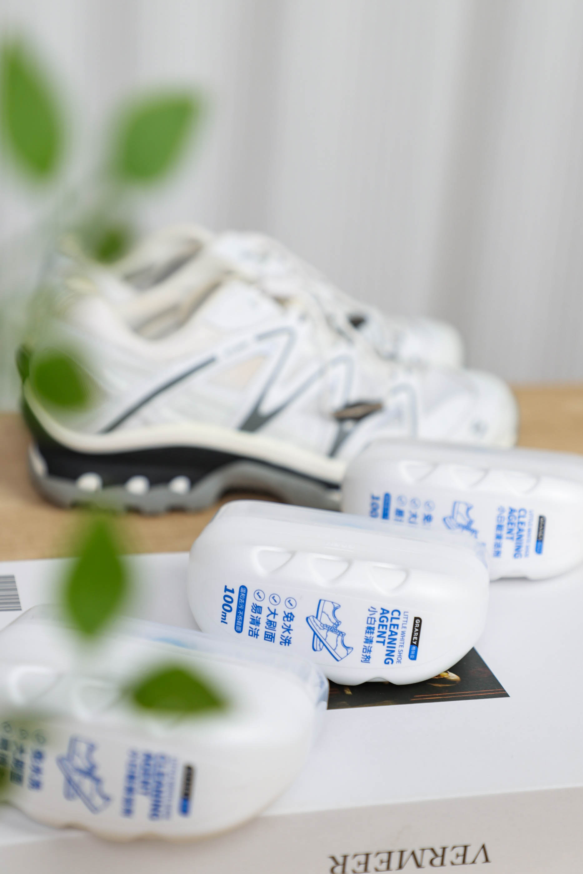 White Shoe Cleaning Agent