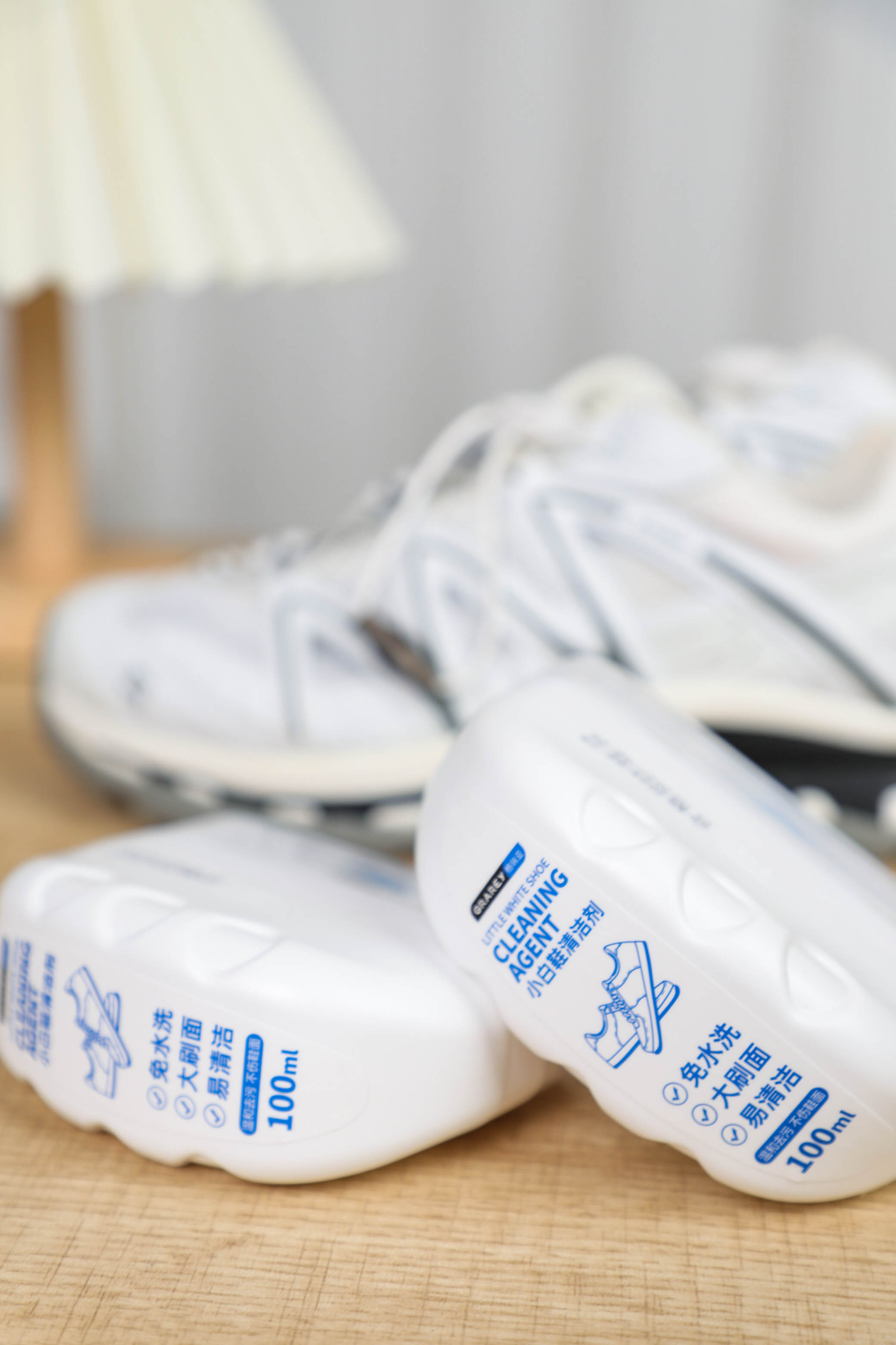 White Shoe Cleaning Agent