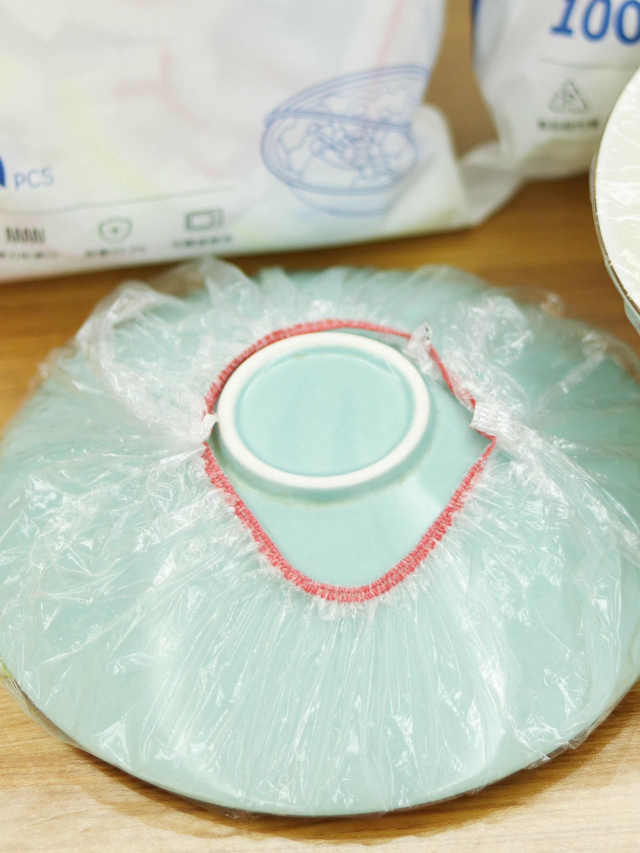 Tear-free Plastic Wrap Cover