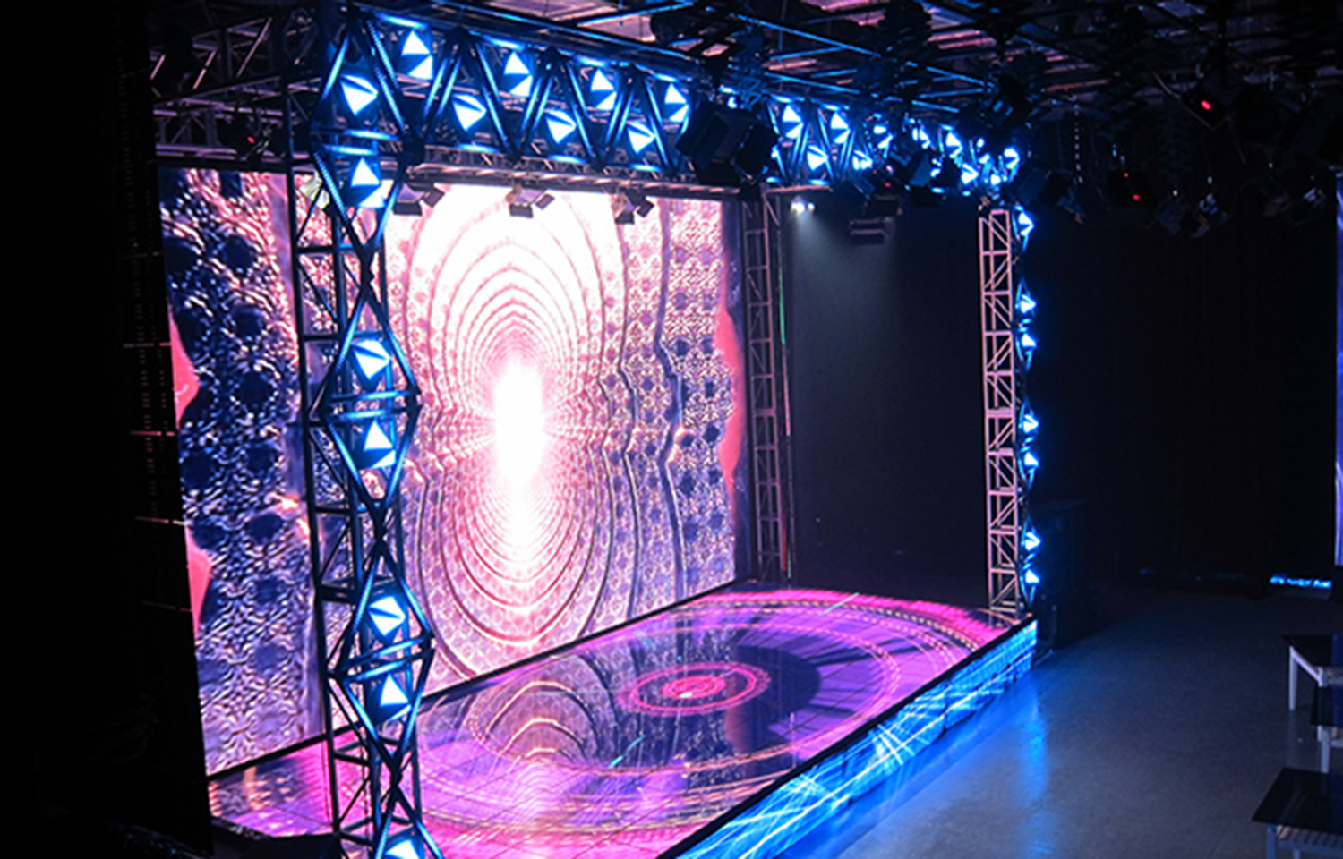 Italy Rome TV station p1.8 indoor full-color LED display