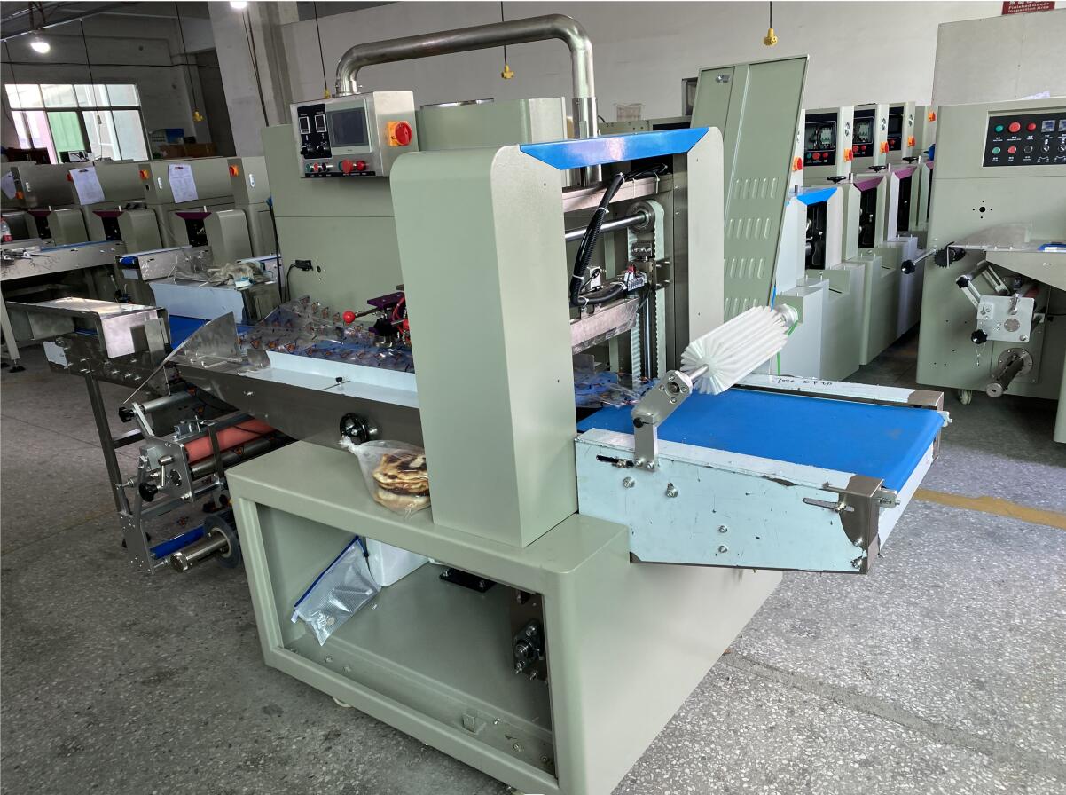 Entrega de la máquina empacadora de almohadas en bolsas a nuestros clientes en 2020