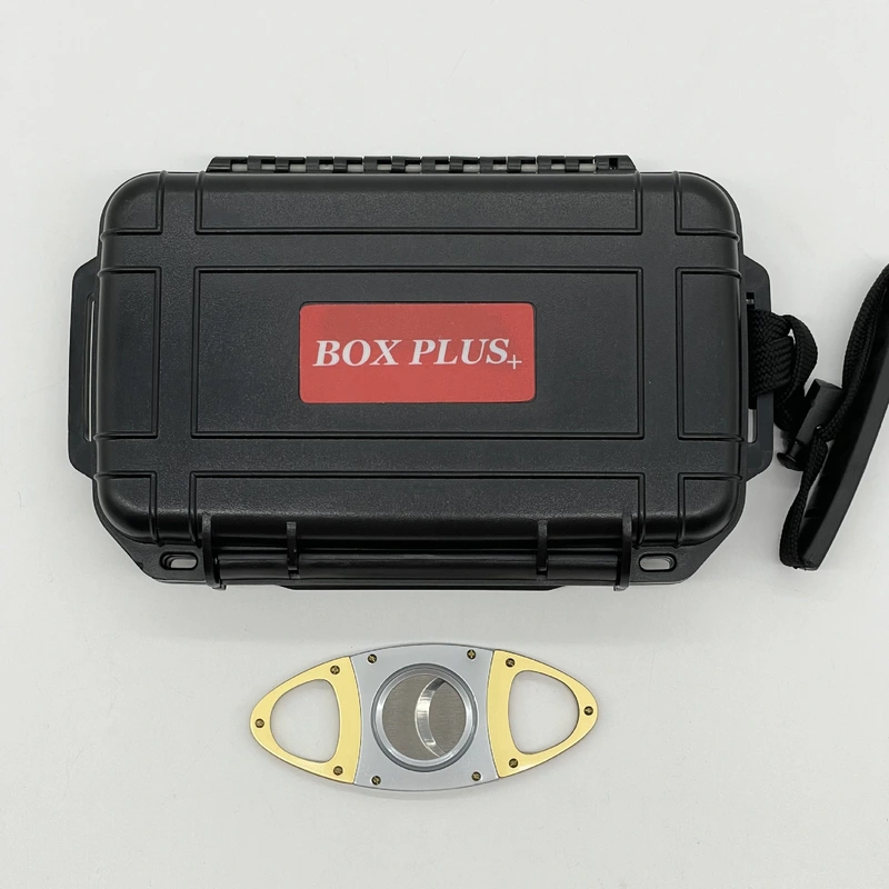 Portable mini humidor for business travel