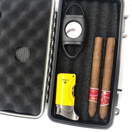 Pressure-resistant, waterproof, home and travel portable cigar box