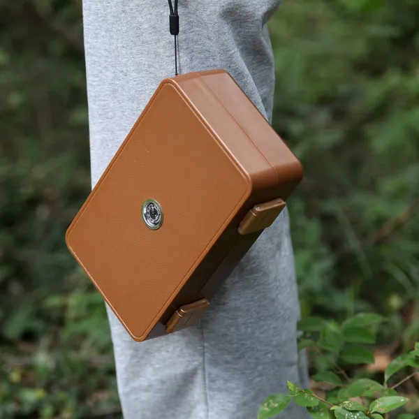 Cigar humidor sealed with water proof and pressure-resistant function