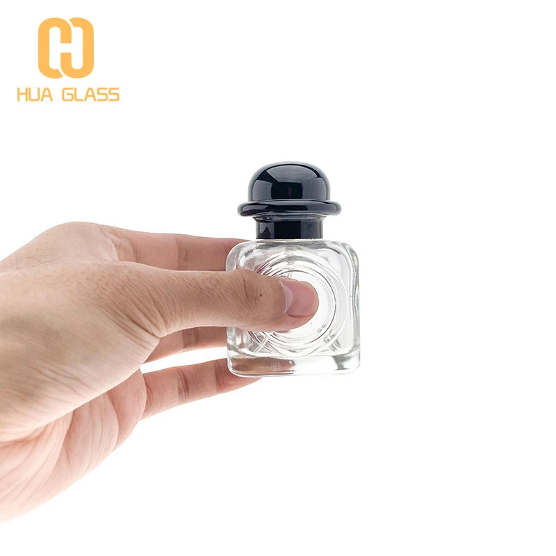 Frasco de perfume cuadrado pequeño de 30 ml, 50 ml, 80 ml, engarzado con tapa negra  