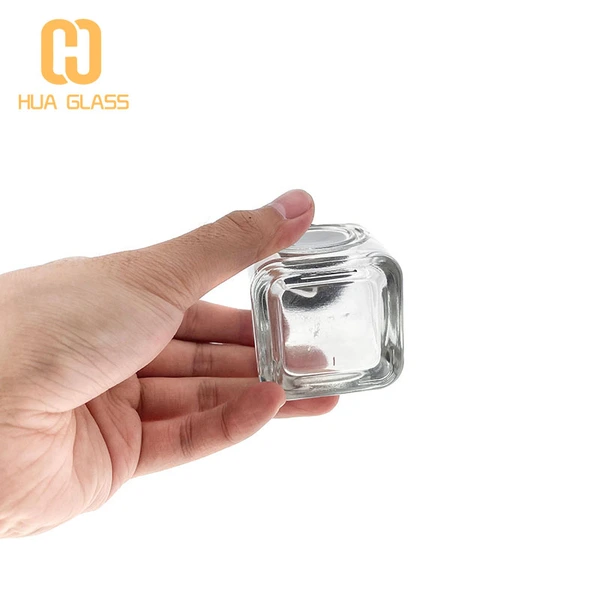 Frasco de perfume cuadrado pequeño de 30 ml, 50 ml, 80 ml, engarzado con tapa negra